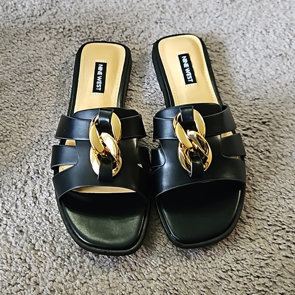 *NWT* Nine West Sandals